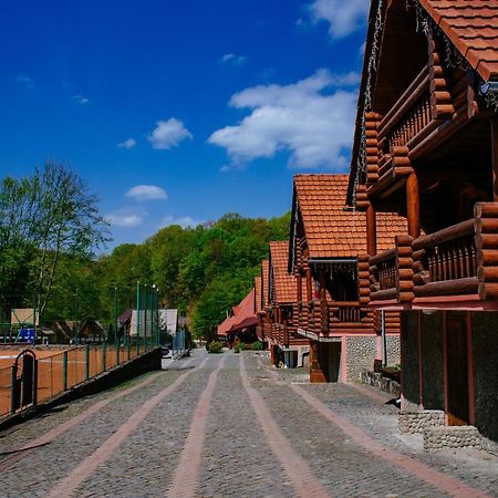 Toursit Complex Polyana Kvasova Hotel Екстериор снимка