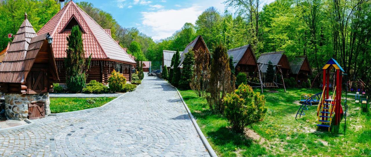 Toursit Complex Polyana Kvasova Hotel Екстериор снимка