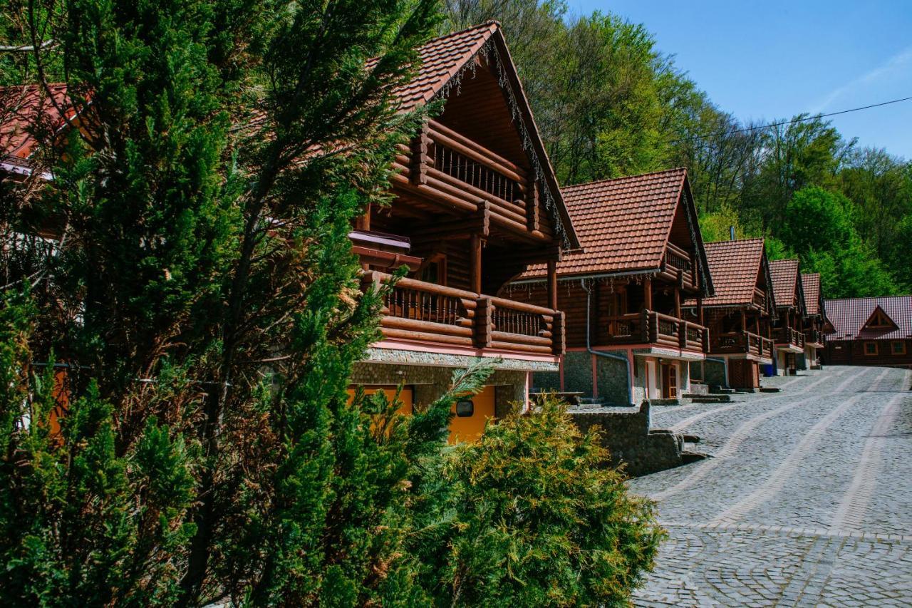 Toursit Complex Polyana Kvasova Hotel Екстериор снимка
