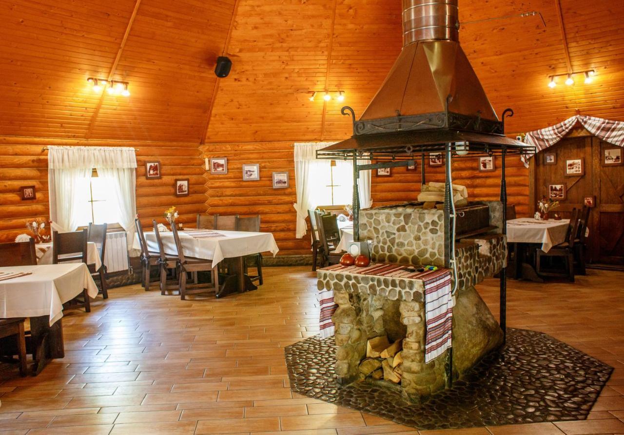 Toursit Complex Polyana Kvasova Hotel Екстериор снимка